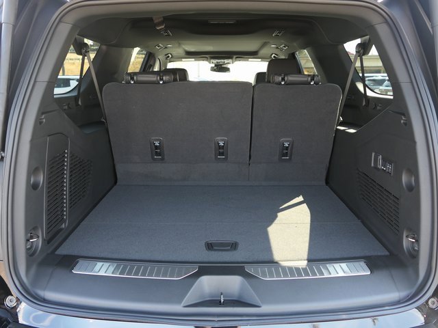 2026 Chevrolet Suburban RST photo 21