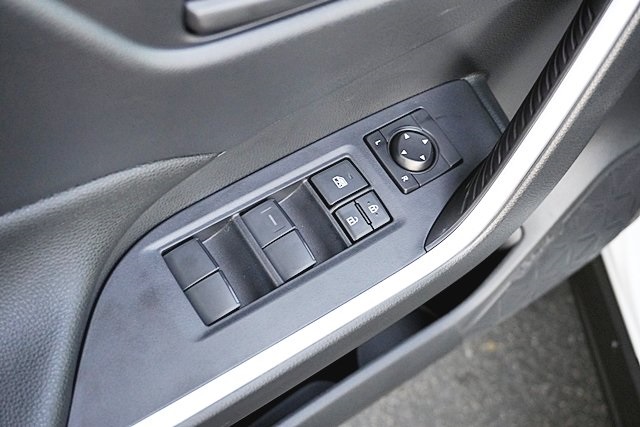 Used 2025 White Toyota LE image 22