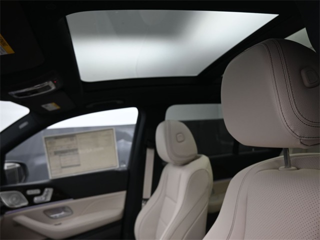 2025 Mercedes Benz GLE 350 4MATIC photo 2