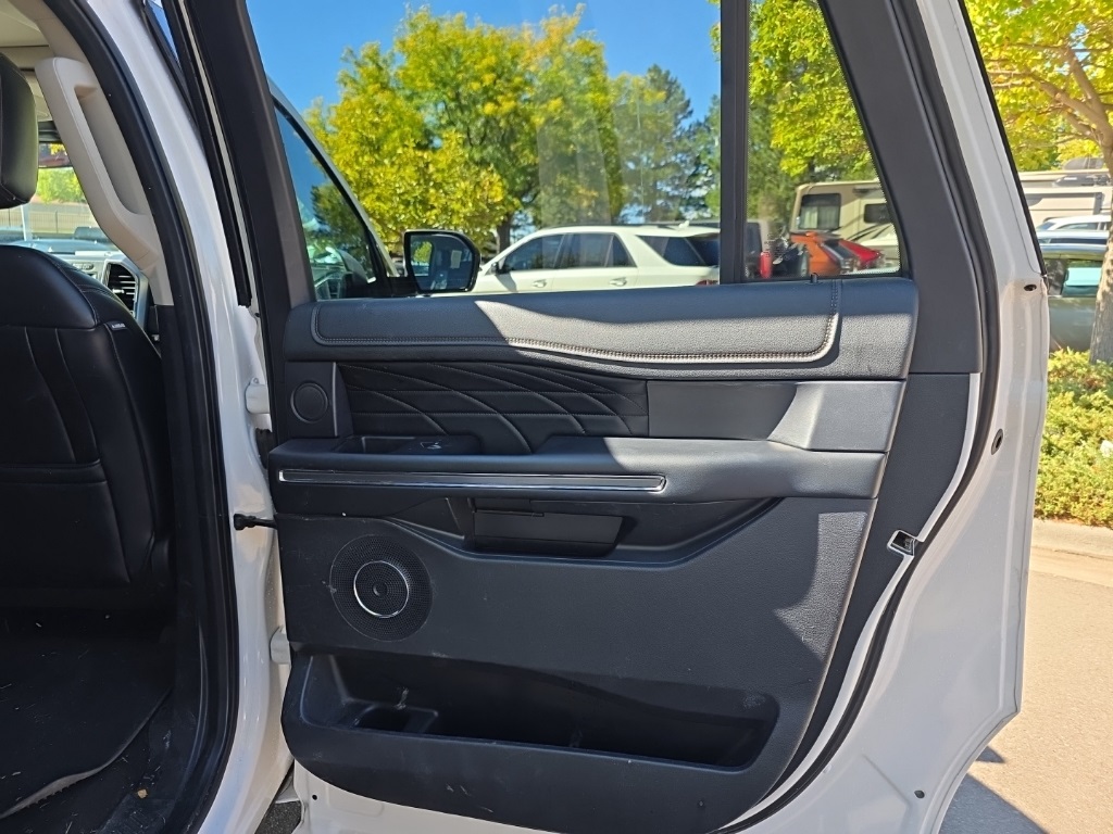 2019 Ford Expedition MAX Platinum photo 14
