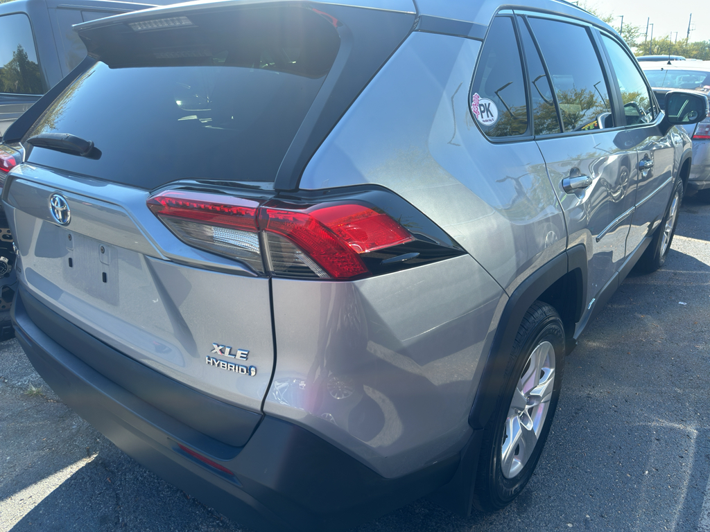 2021 Toyota RAV4 Hybrid XLE photo 4