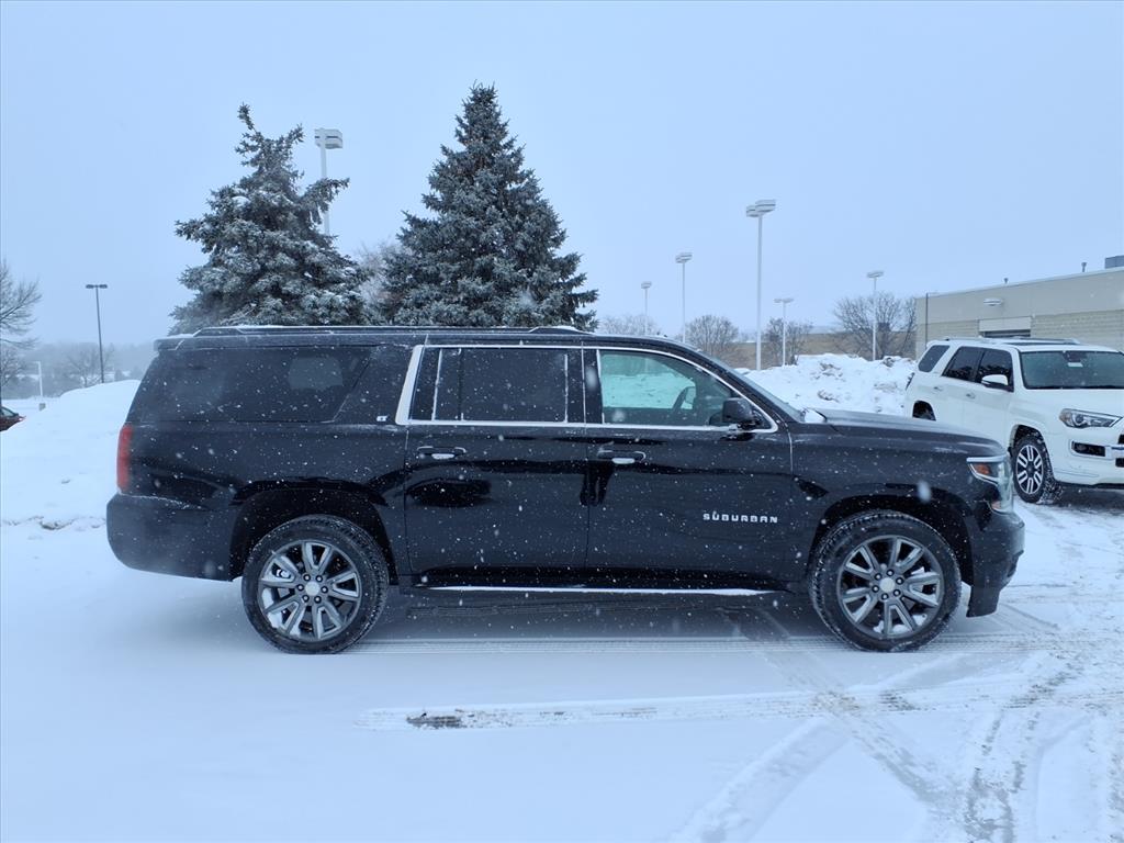 Used 2018 Chevrolet Suburban LT with VIN 1GNSKHKC1JR394086 for sale in Burnsville, Minnesota