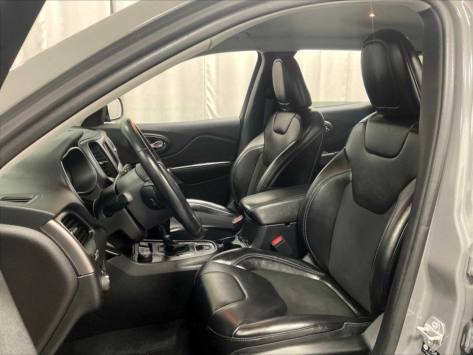 2021 Jeep Cherokee Latitude photo 10