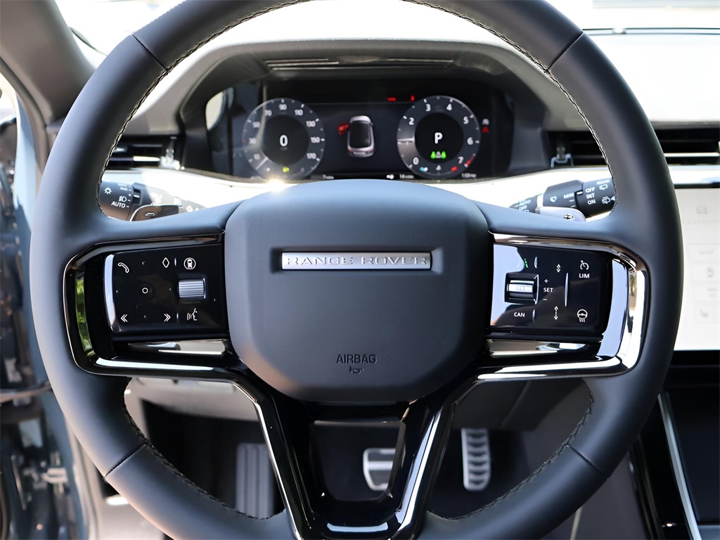 2026 Land Rover Range Rover Evoque Dynamic SE photo 25