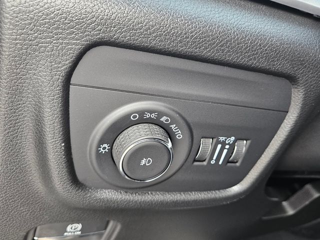 2025 Jeep Grand Cherokee Limited photo 15
