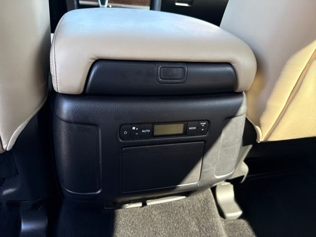 2023 Nissan Armada SL photo 22