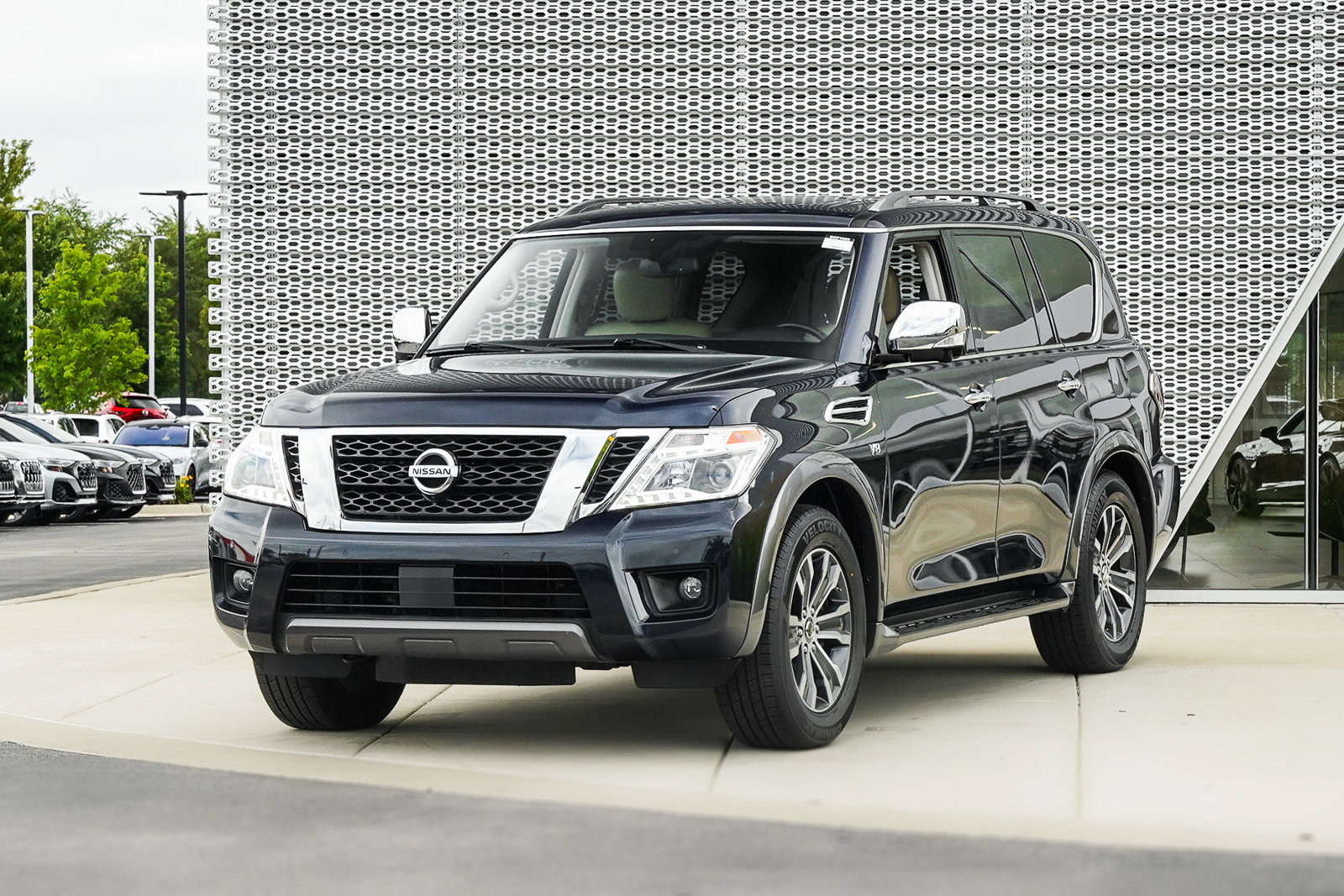 2019 Nissan Armada SL photo 4