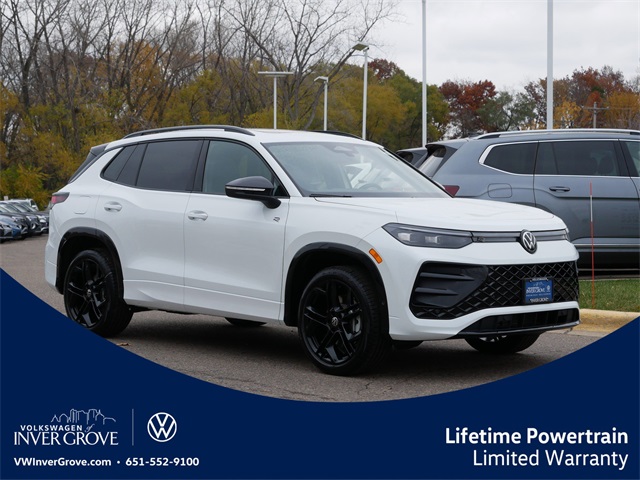 2026 Volkswagen Tiguan SE R-LINE BLACK's photo