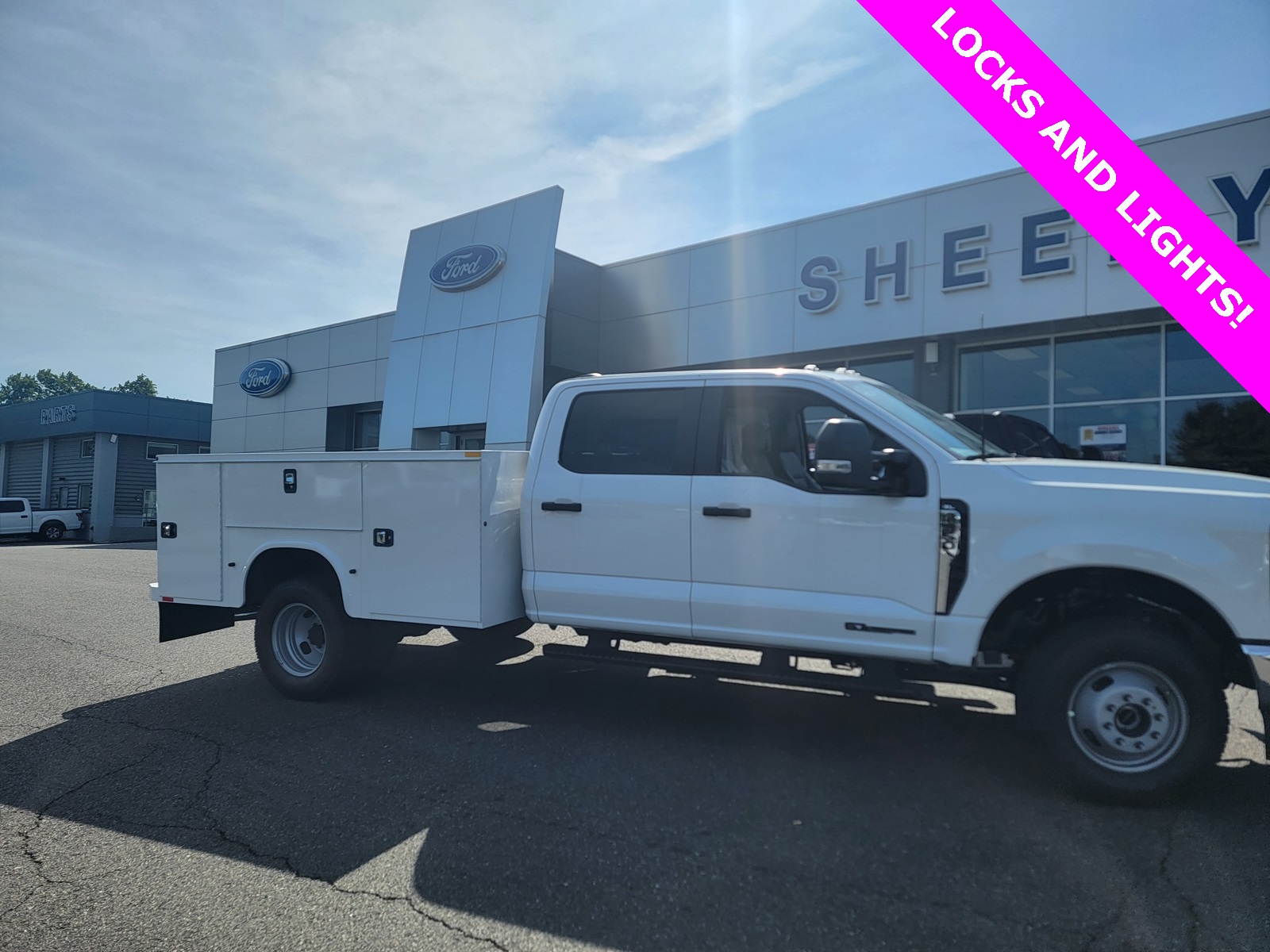 2025 Ford F-350 Super Duty Chassis Cab XL's photo