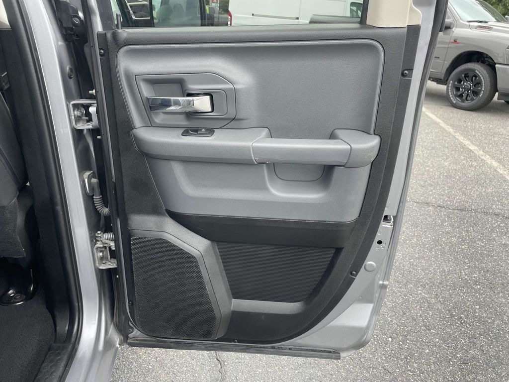 2024 Ram 1500 Classic SLT photo 17