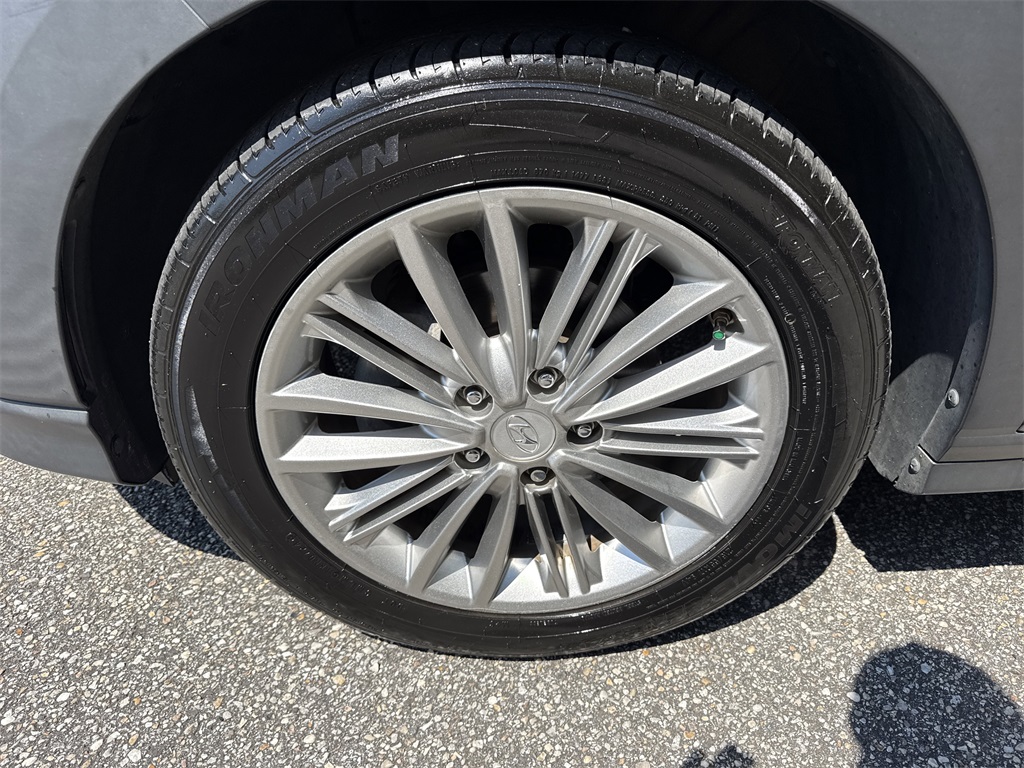 2020 Hyundai Kona SEL Plus photo 10