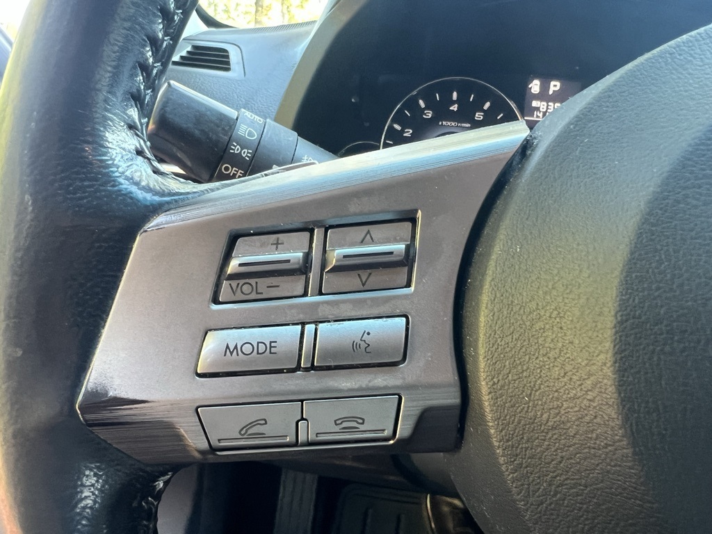 2010 Subaru Outback 2.5i photo 11