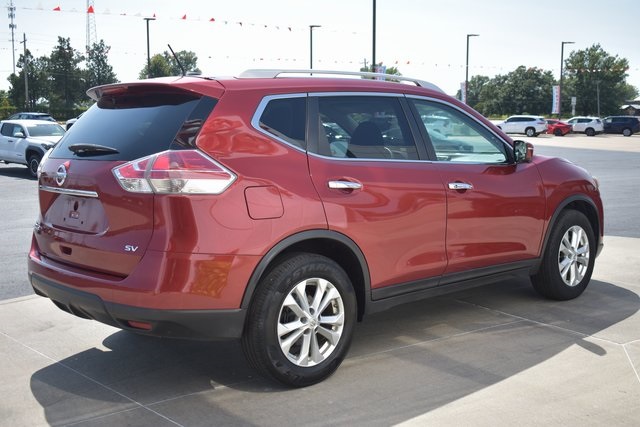 2016 Nissan Rogue SV photo 5
