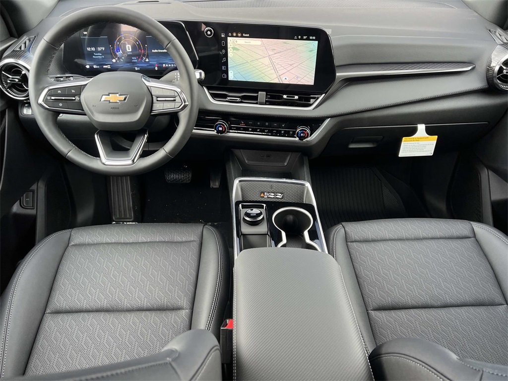 2026 Chevrolet Equinox LT photo 3