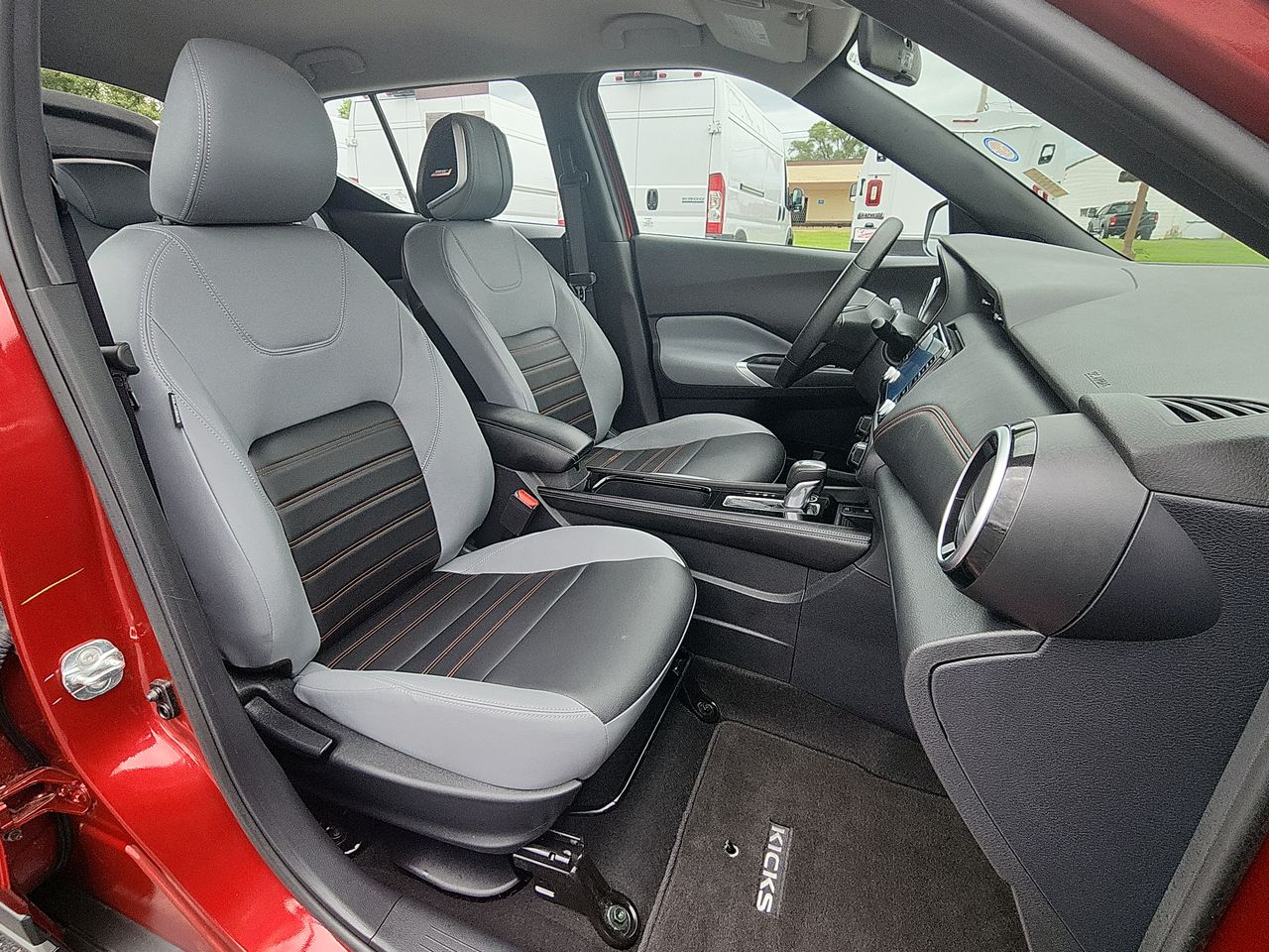 2024 Nissan Kicks SR photo 23