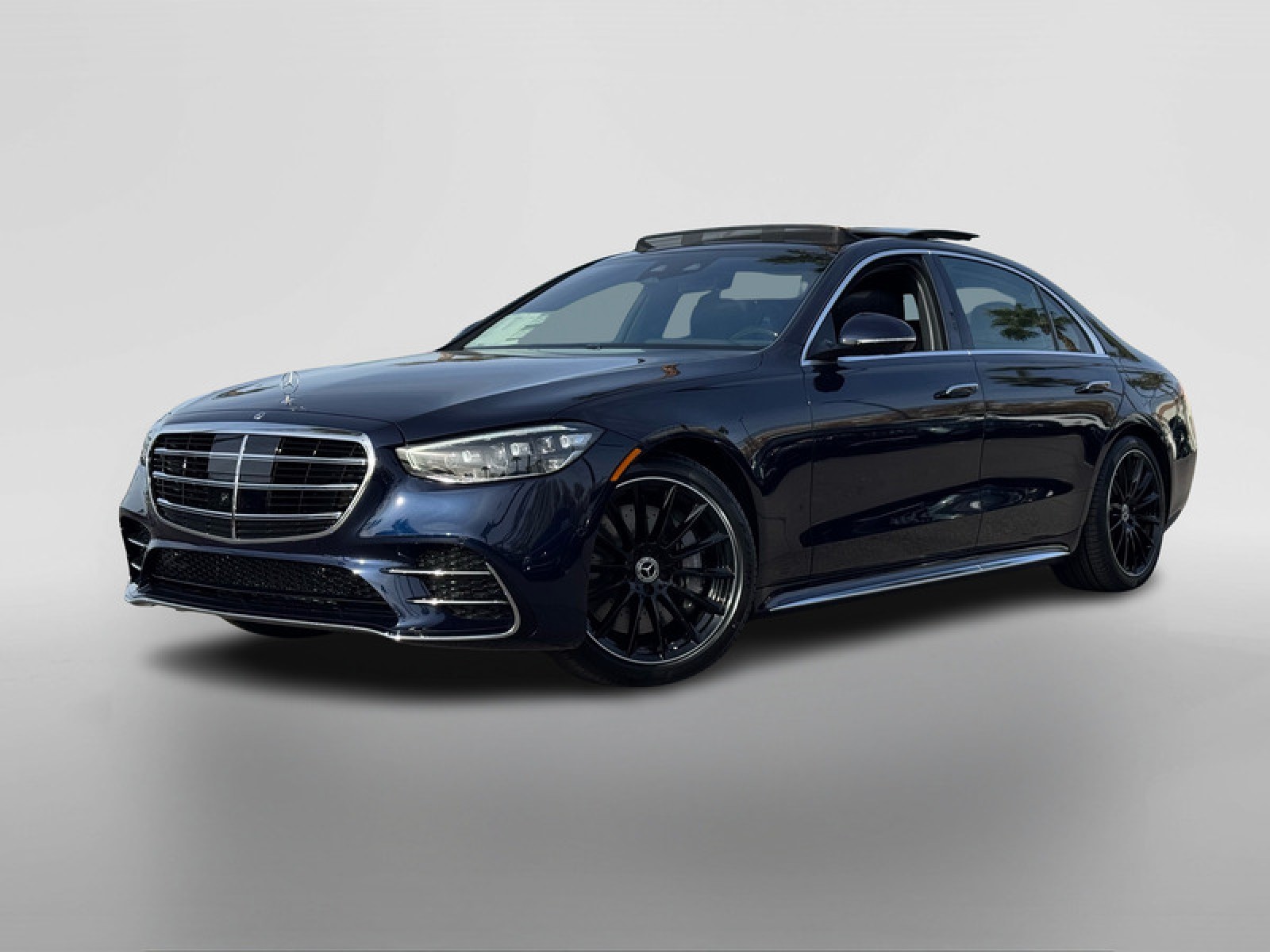 2026 Mercedes-Benz S-Class S 580e's photo