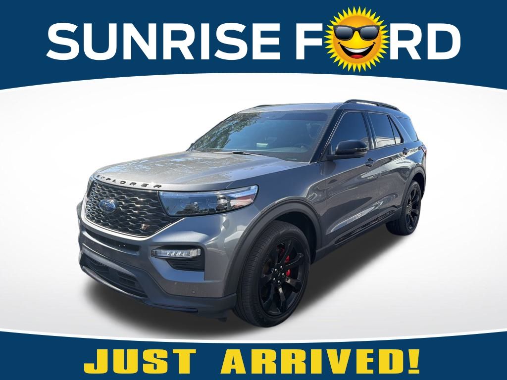 2023 Ford Explorer ST's photo