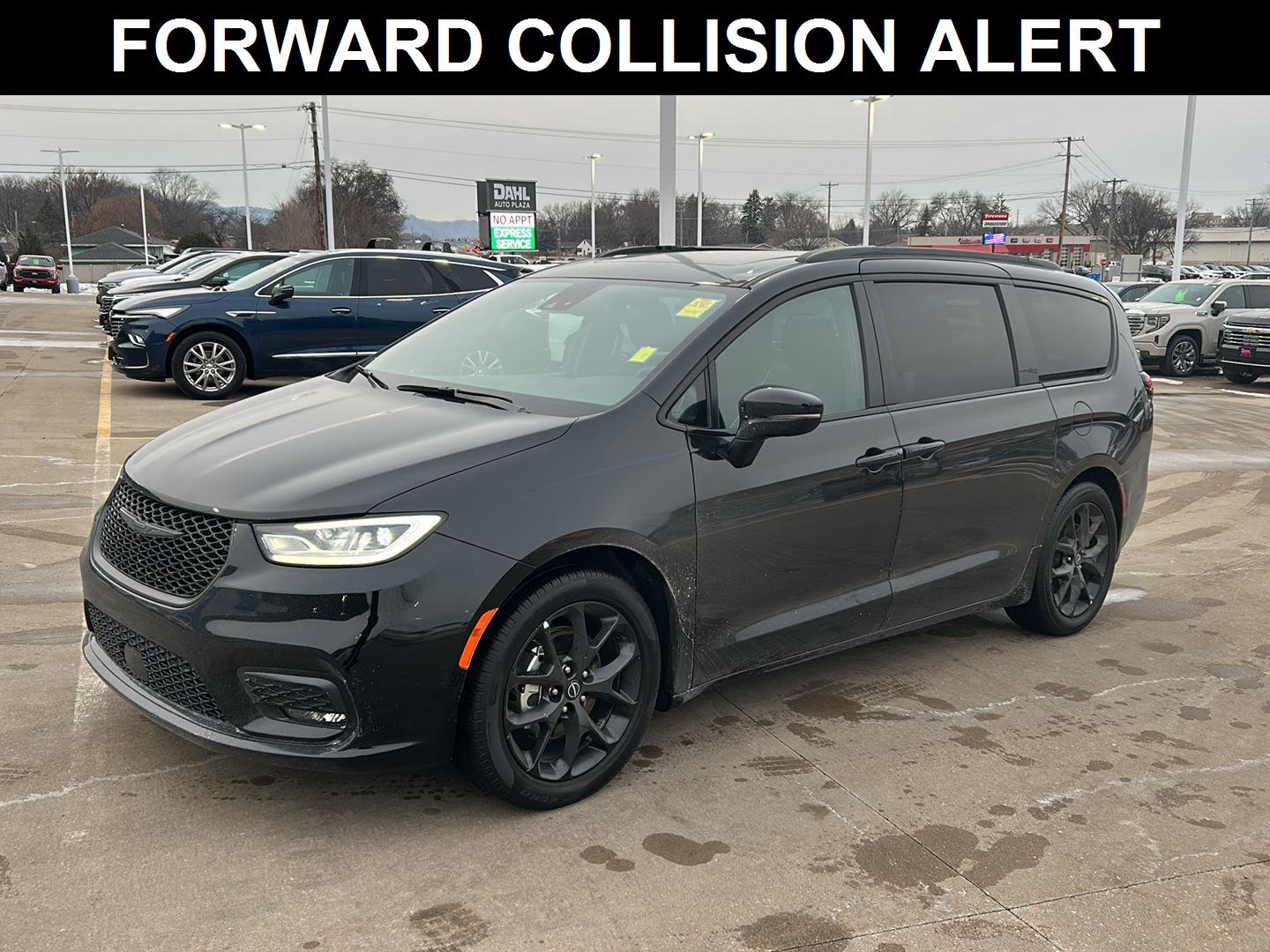 Used 2025 Chrysler Pacifica Limited with VIN 2C4RC1GG6SR560556 for sale in Winona, Minnesota