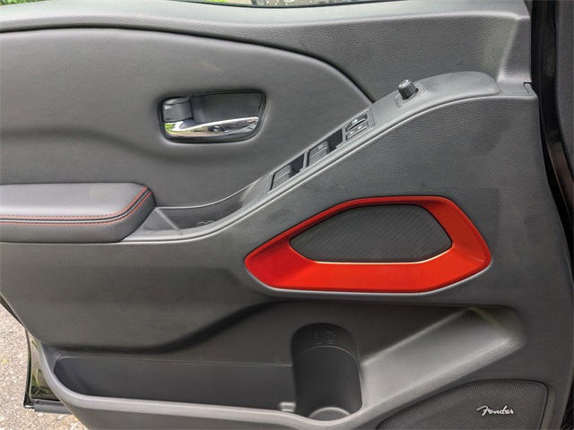 2025 Nissan Frontier PRO-4X photo 10