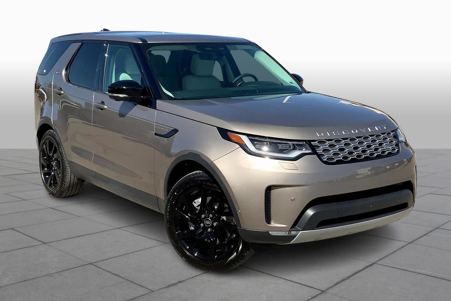 2025 Land Rover Discovery S photo 2