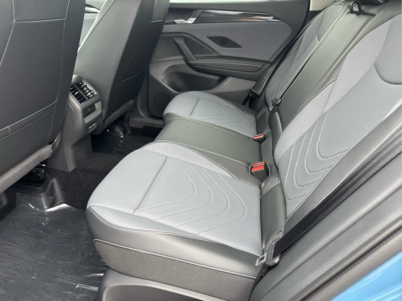 2025 Volkswagen Tiguan SE photo 14