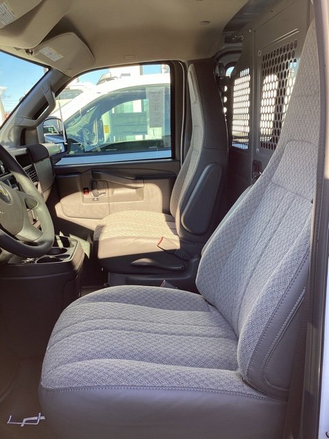 2024 Chevrolet Express Cargo 2500 photo 3