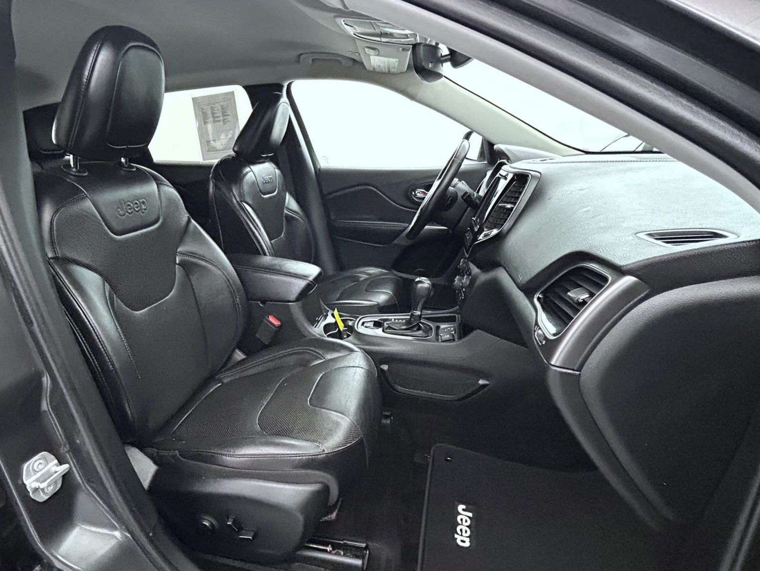 2019 Jeep Cherokee Limited photo 15
