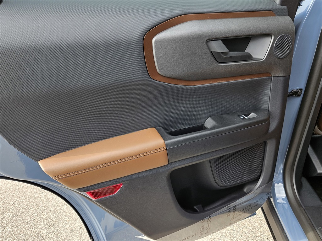 2025 Ford Bronco Sport Outer Banks photo 2