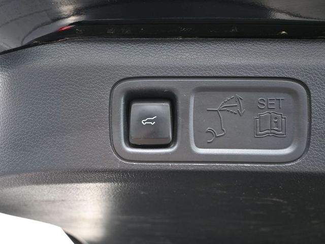 2023 Ford Expedition XLT photo 35