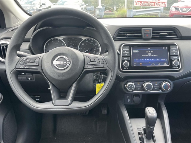 2025 Nissan Versa 1.6 S photo 17