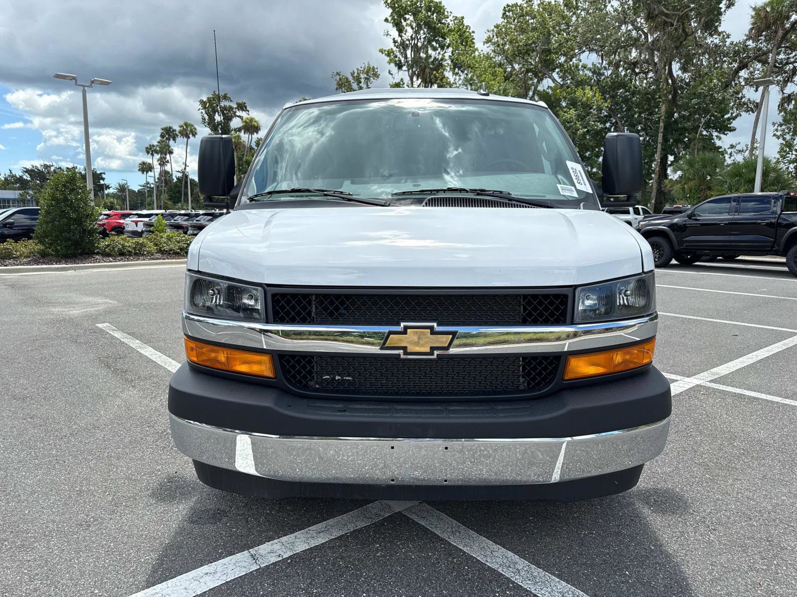 2025 Chevrolet Express Cutaway 3500 photo 11
