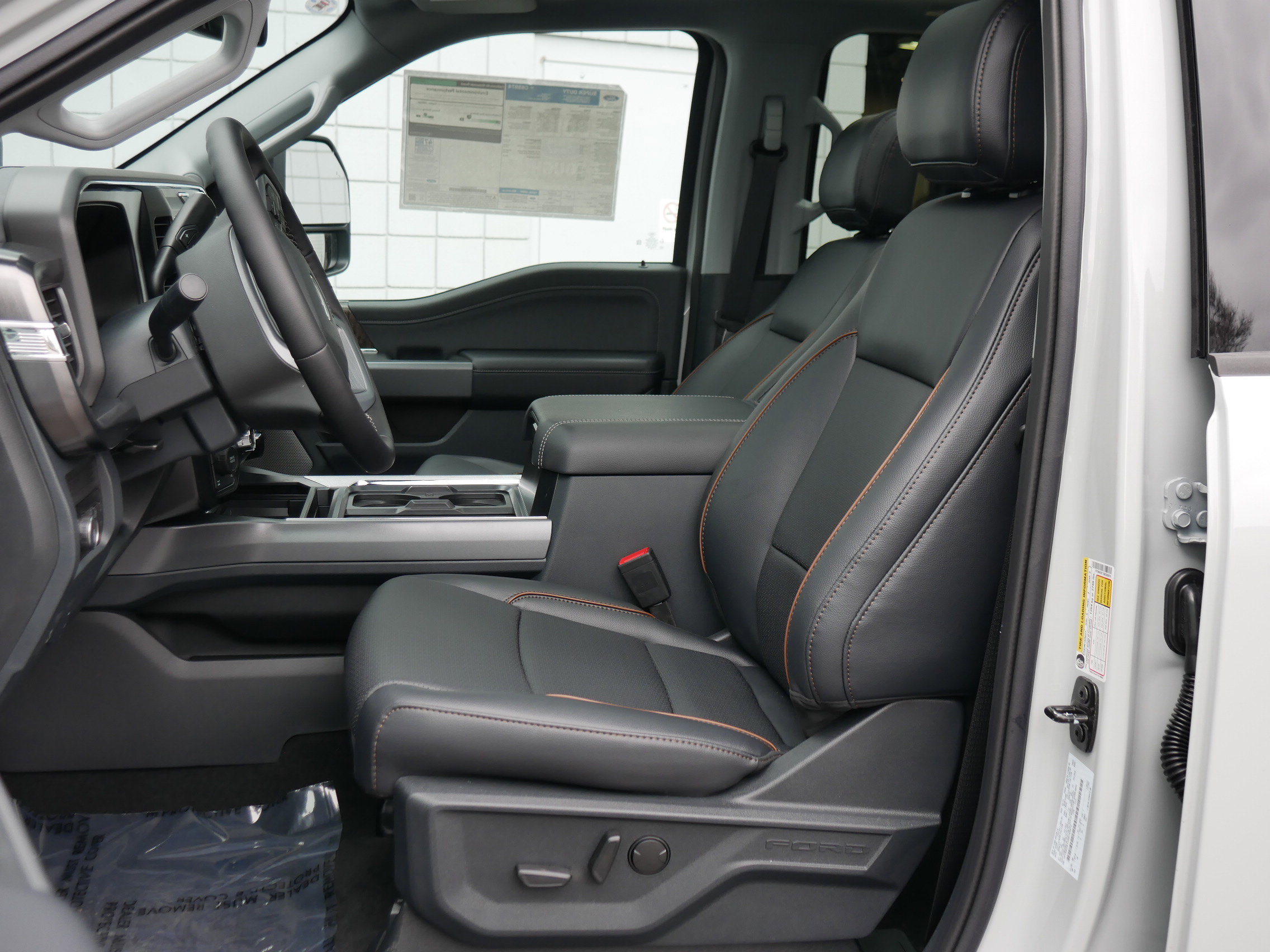 2025 Ford F-250 Lariat photo 2