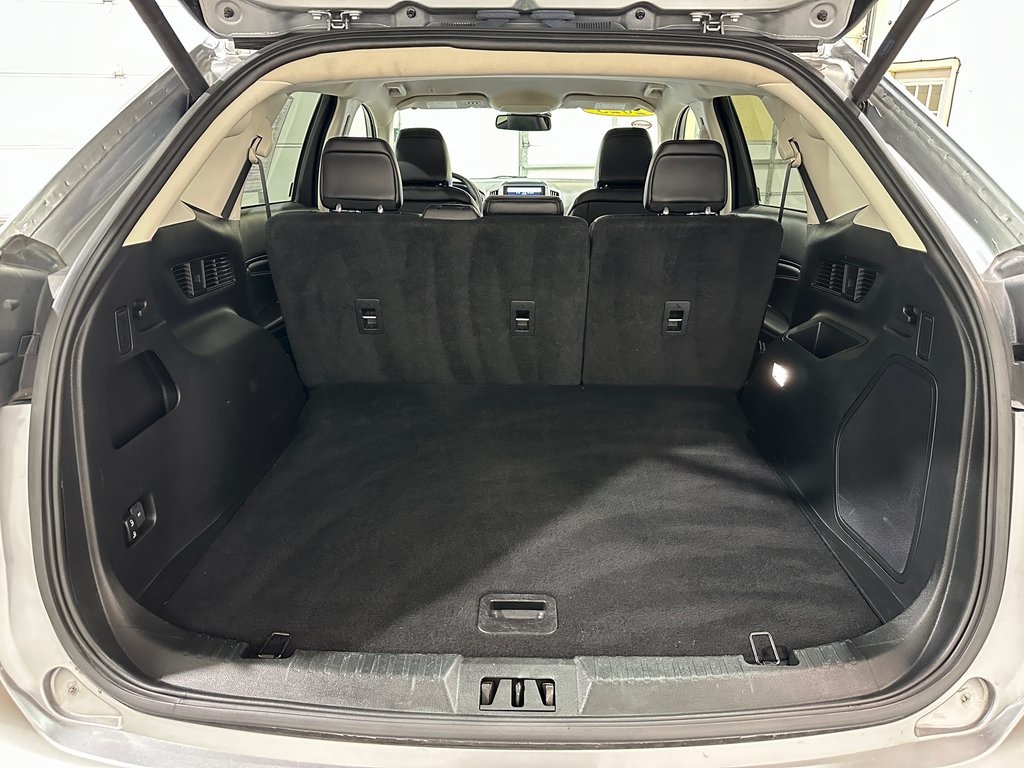 2023 Ford Edge Titanium photo 28