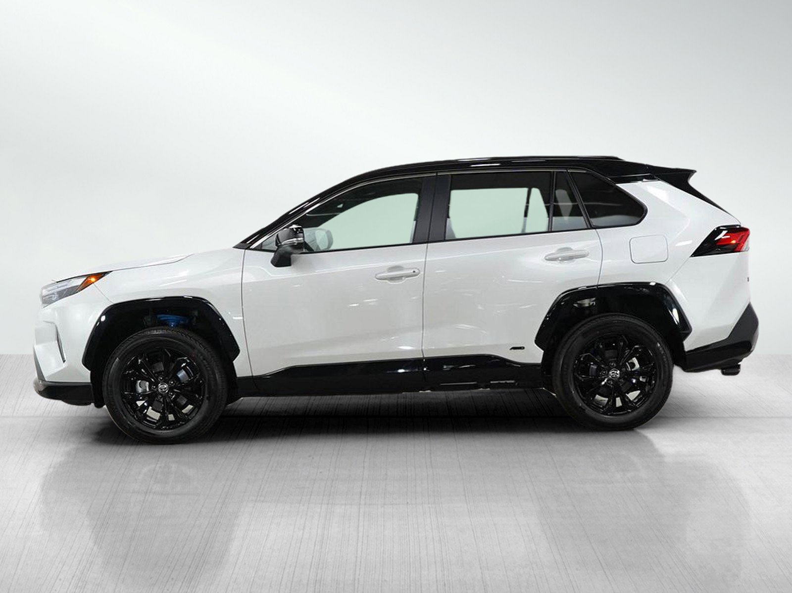 Used 2025 Toyota RAV4 XSE with VIN 4T3E6RFV9SU183117 for sale in Bloomington, Minnesota