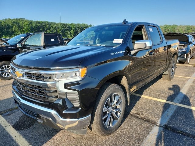 2024 Chevrolet Silverado 1500 LT photo 3