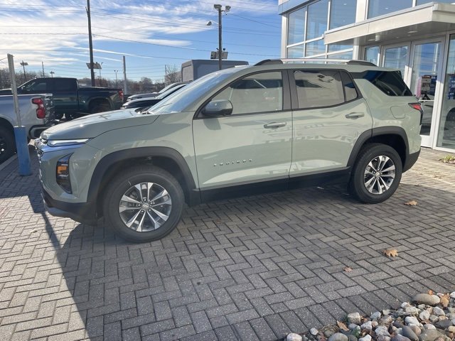 2026 Chevrolet Equinox LT photo 2