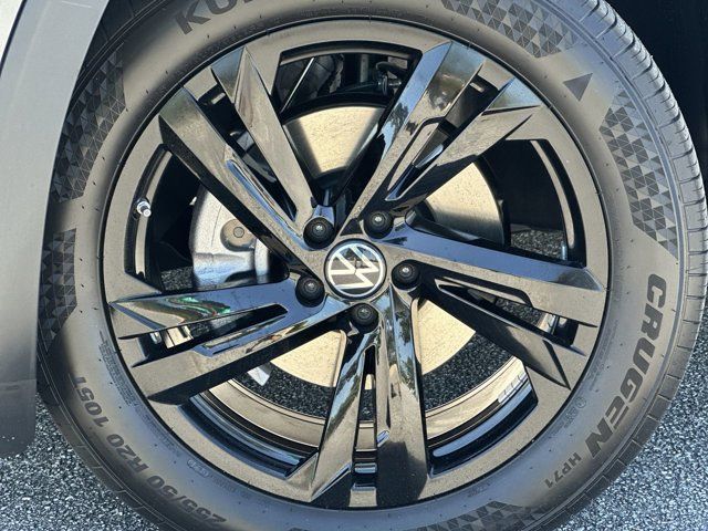 2025 Volkswagen Atlas Cross Sport SEL R-Line photo 2