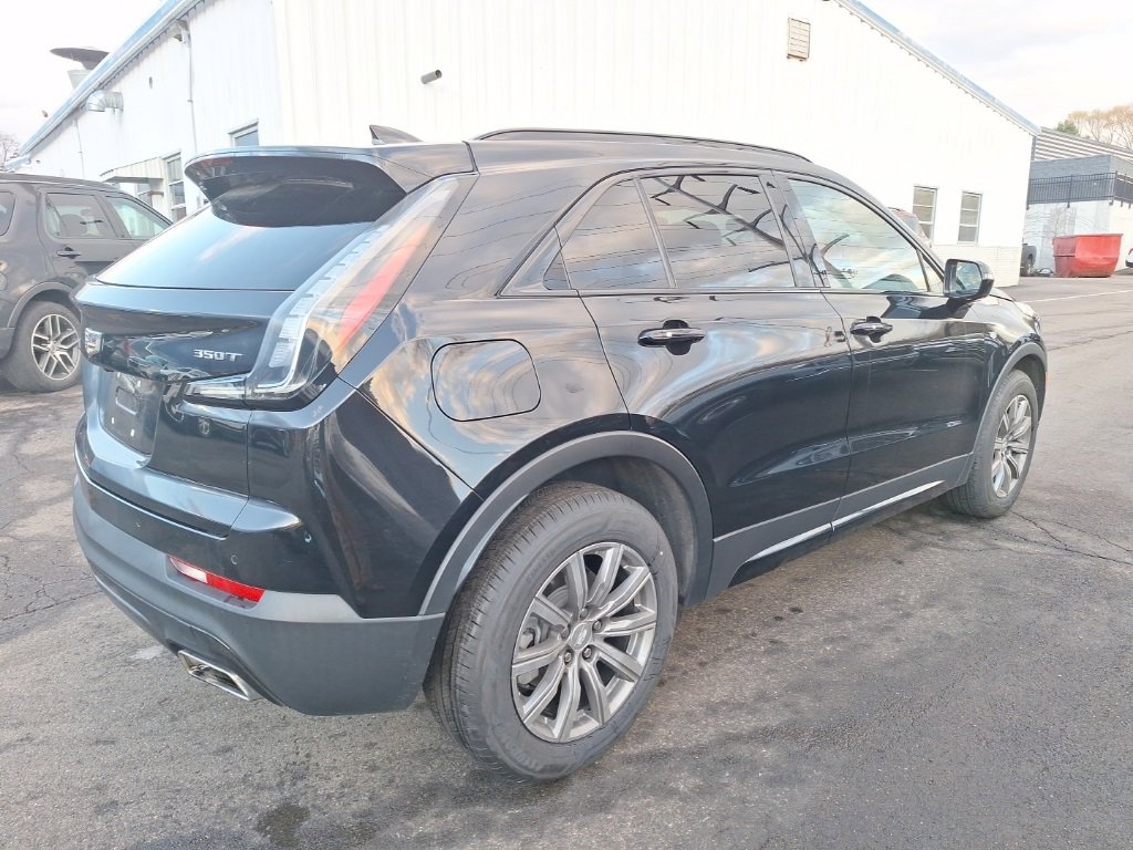 2023 Cadillac XT4 Sport photo 4