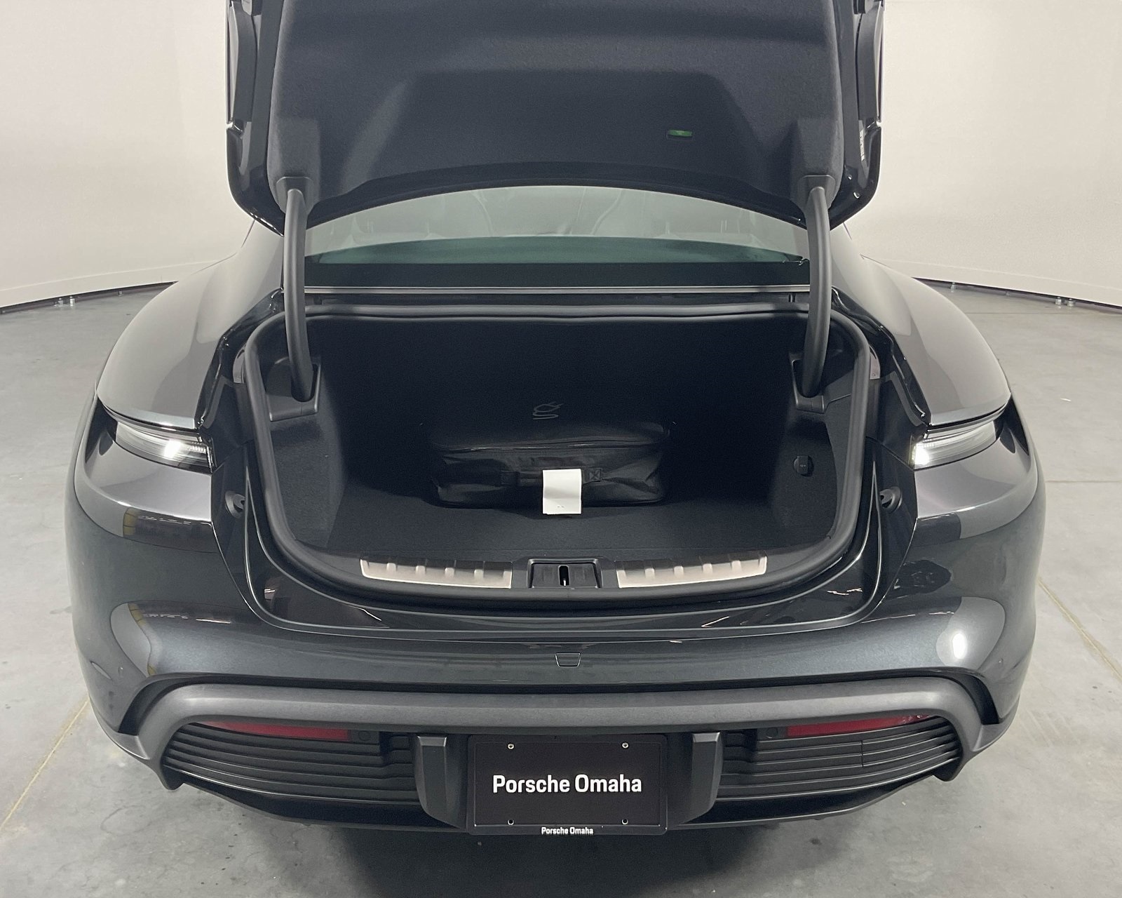 2025 Porsche Taycan 4 photo 25