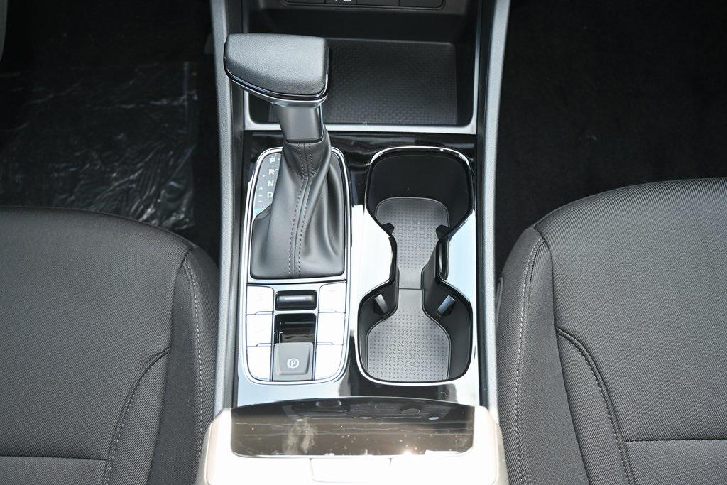2025 Hyundai Tucson SE photo 14