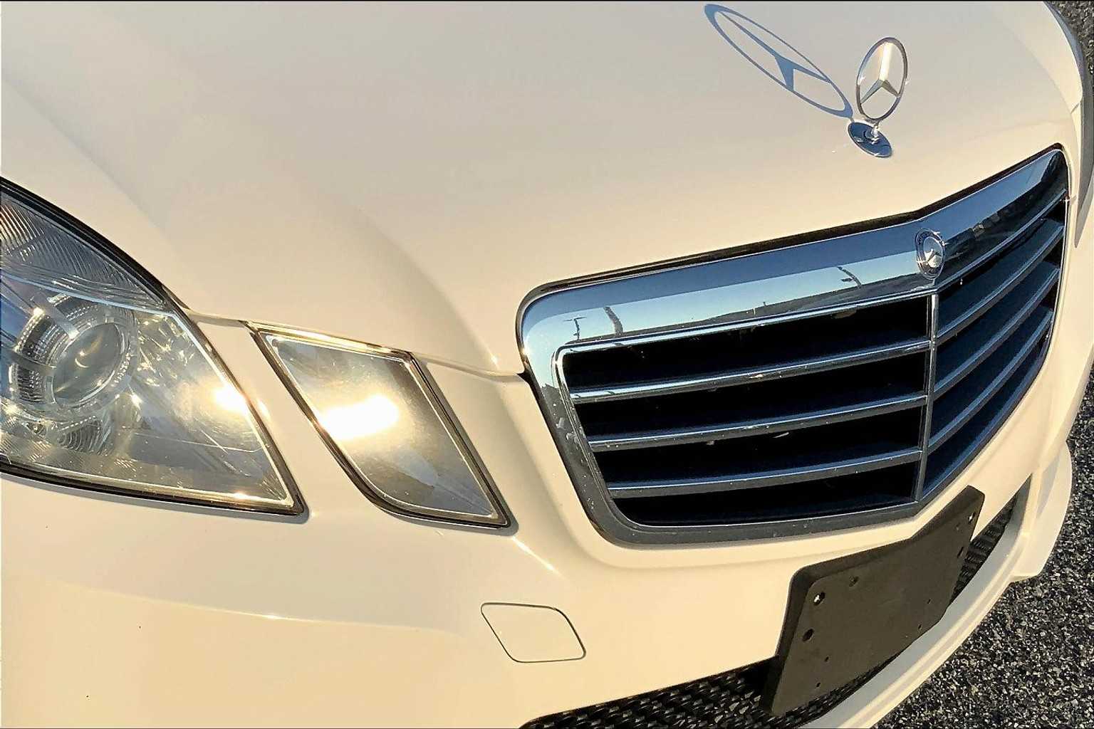 2013 Mercedes Benz E 350 Sport photo 28