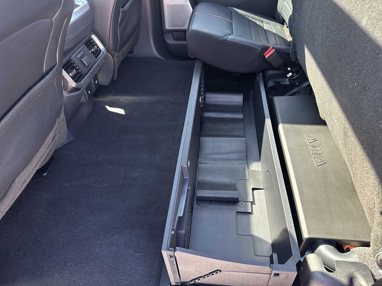 2023 Ford F-150 Platinum photo 43