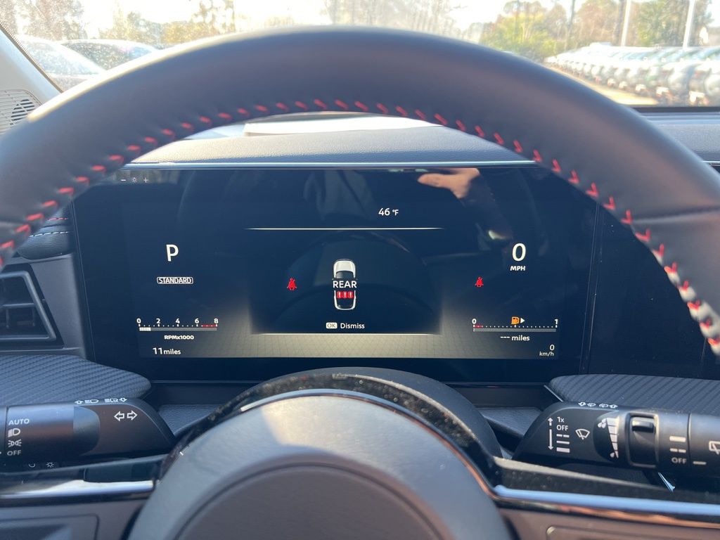 2025 Nissan Kicks SR photo 8