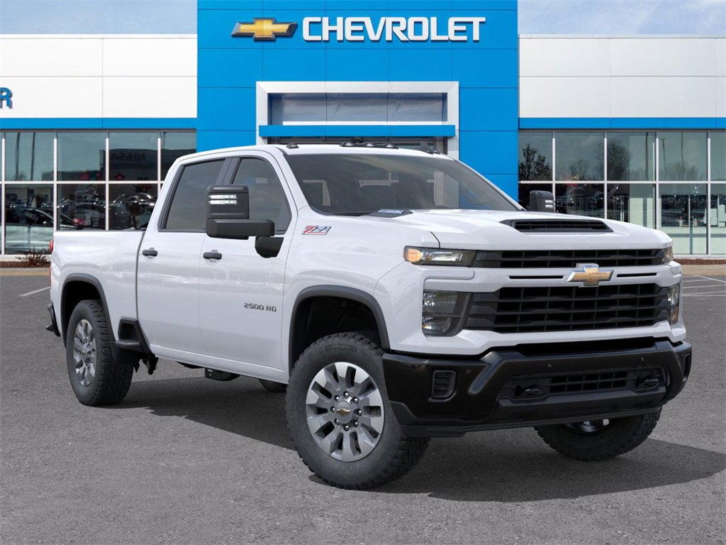 2025 Chevrolet Silverado 2500HD Custom photo 6