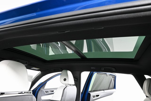 2025 Volkswagen Atlas Cross Sport SEL Premium R-Line photo 4