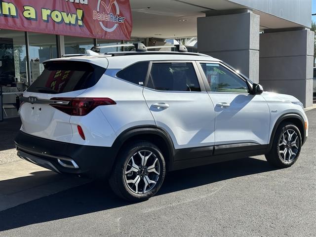2023 Kia Seltos EX photo 7