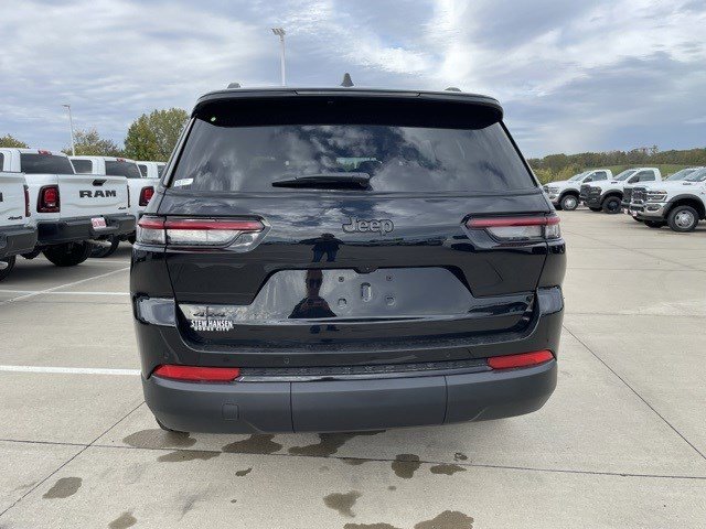 2025 Jeep Grand Cherokee Altitude X photo 2