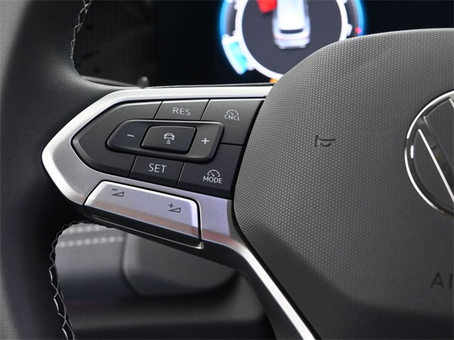 2025 Volkswagen Tiguan SE photo 21