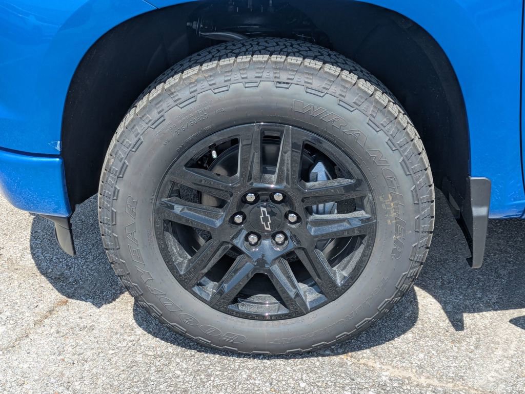 2025 Chevrolet Silverado 1500 Custom photo 9