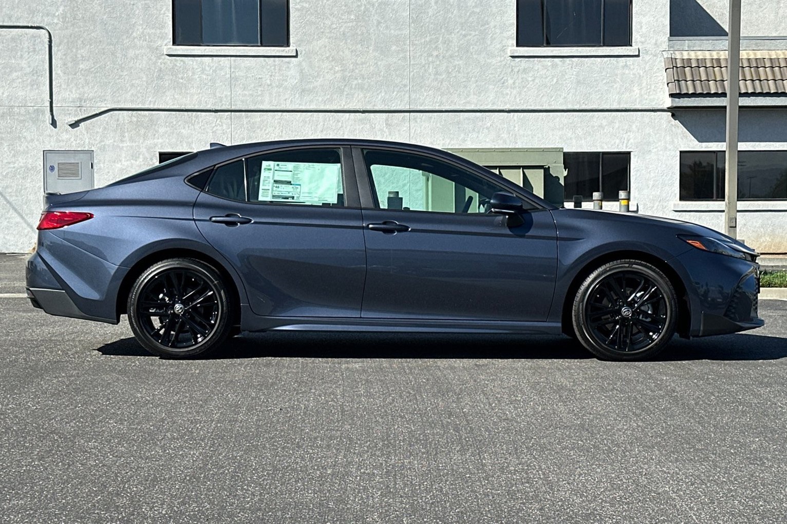 2026 Toyota Camry SE photo 3